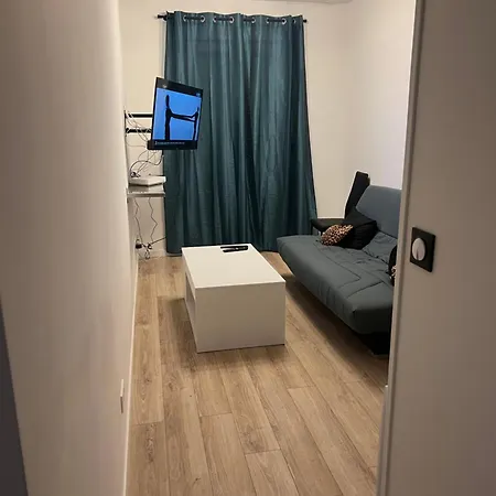 Angelique Apartment